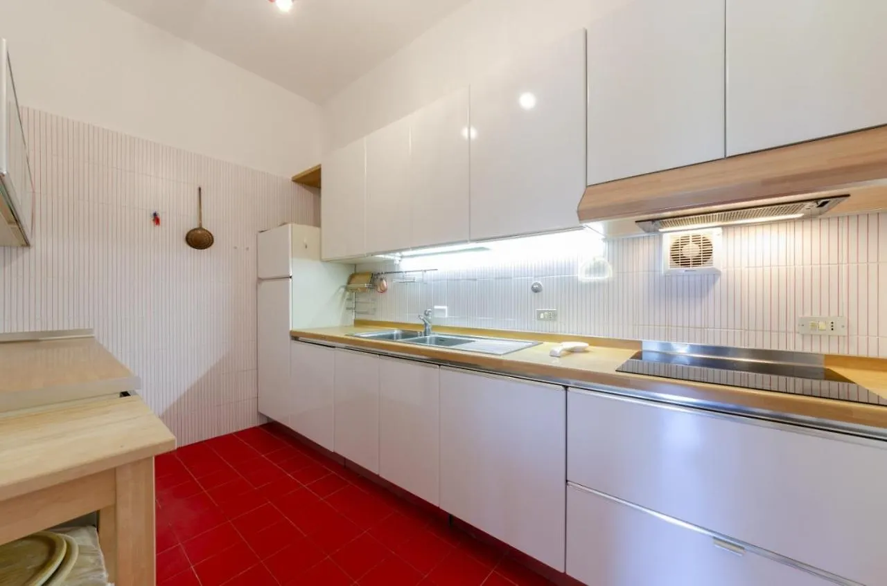 Apartment Joivy Apt With Amazing Sea View And Patio, Next To Port Of Rapallo