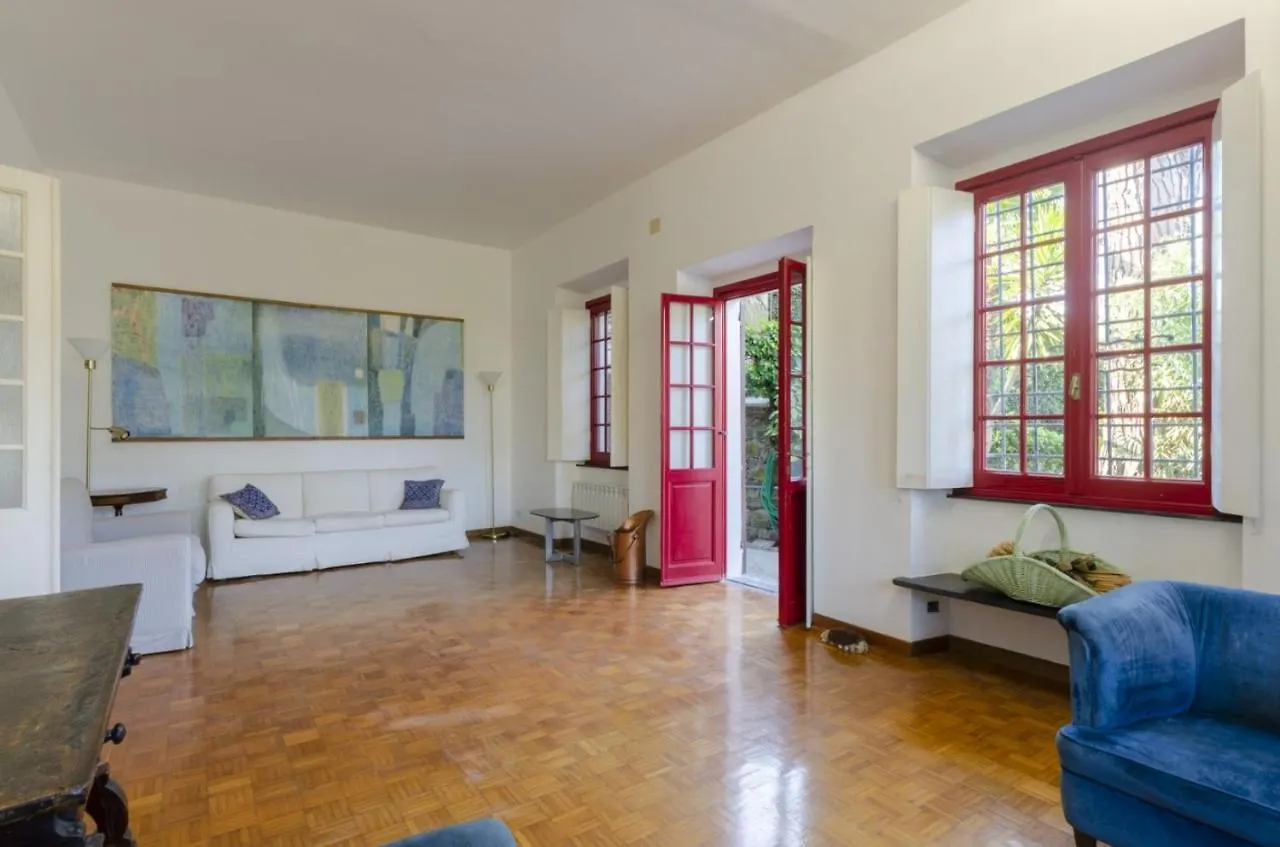 Apartment Joivy Apt With Amazing Sea View And Patio, Next To Port Of Rapallo