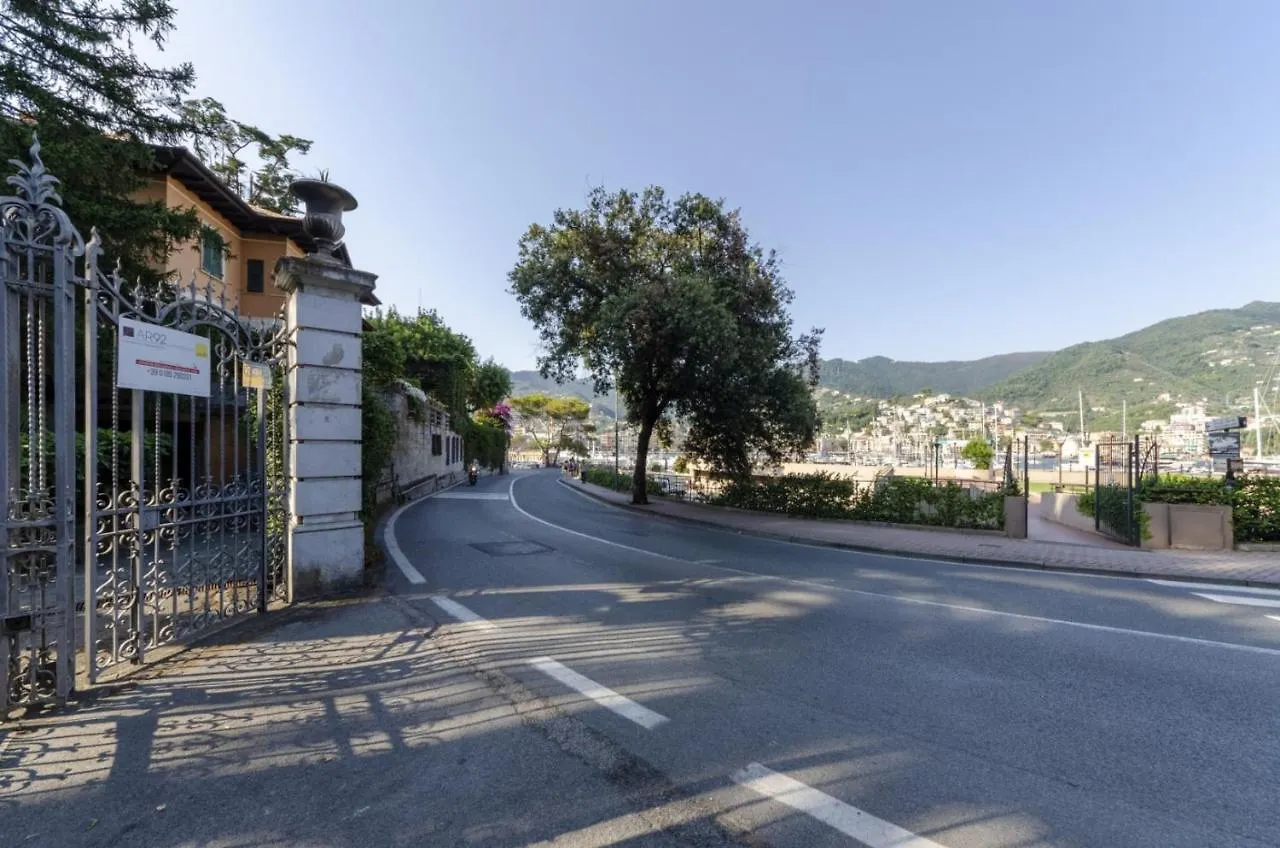 Joivy Apt With Amazing Sea View And Patio, Next To Port Of Rapallo Apartment